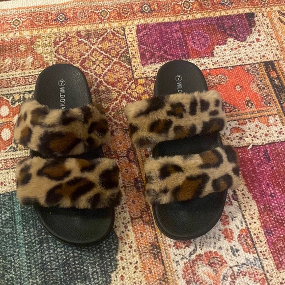 Wild diva furry cheetah slides size 7 - Picture 1 of 4